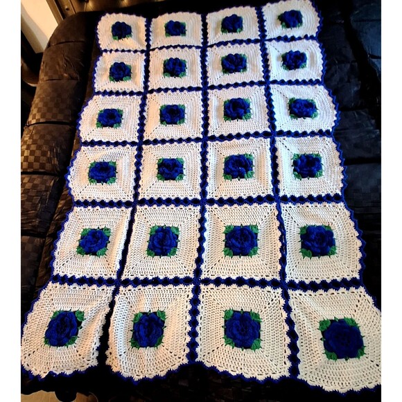 HANDMADE CROCHET GRANNY SQUARE AFGHAN THROW BLANKET FLORAL BLUE WHITE 70"x45" - Picture 1 of 5